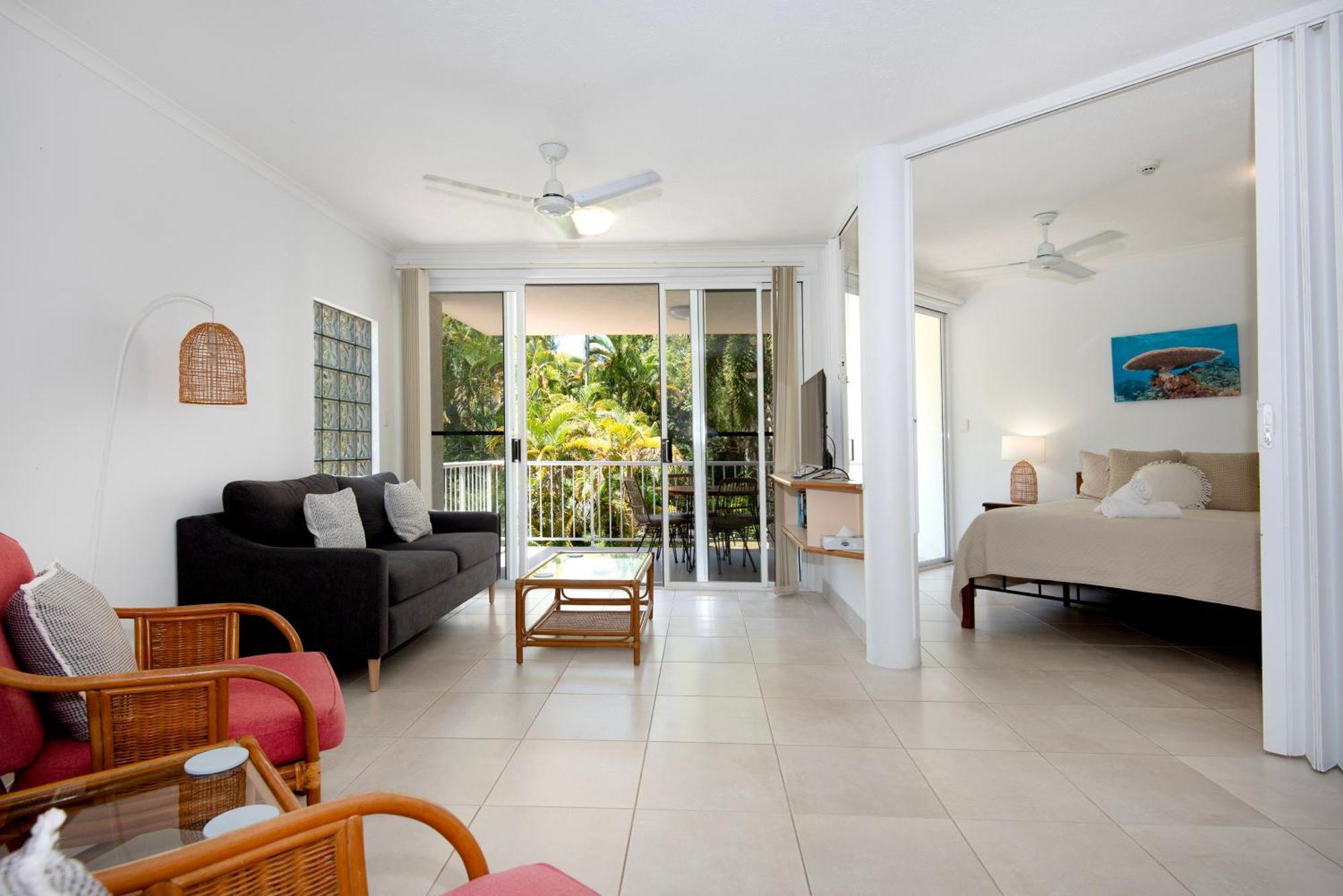 Golden Sands Beachfront Resort Yorkeys Knob Ngoại thất bức ảnh